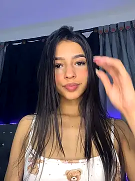 Snapshot of katy_cutie_ chatting on 10.14.25 katy cutie  online show from 10.14.25