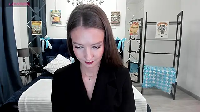 Snapshot of LoraSunnyy chatting on 09.19.25 LoraSunnyy online show from 09.19.25