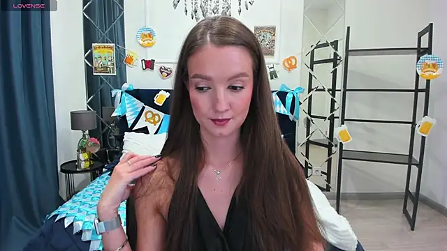 Snapshot of LoraSunnyy chatting on 10.03.25 LoraSunnyy online show from 10.03.25