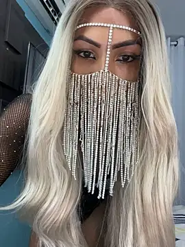 Snapshot of gataloiraa chatting on 04.02.26 gataloiraa online show from 04.02.26