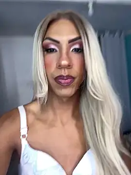 Snapshot of gataloiraa chatting on 04.09.26 gataloiraa online show from 04.09.26