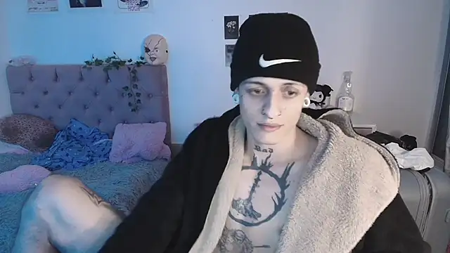 Snapshot of 2cyboy_ chatting on 09.11.25 2cyboy online show from 09.11.25