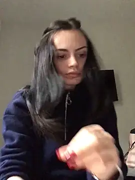 Snapshot of prettylittlefooxy chatting on 11.13.25 prettylittlefooxy online show from 11.13.25