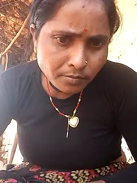 Snapshot of sonaya9y chatting on 09.23.25 sonaya9y online show from 09.23.25