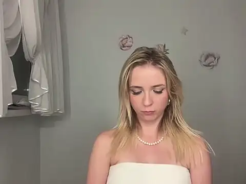 Snapshot of ClaudiaAmore chatting on 09.08.25 ClaudiaAmore online show from 09.08.25