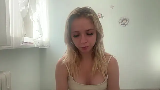 Snapshot of ClaudiaAmore chatting on 09.15.25 ClaudiaAmore online show from 09.15.25