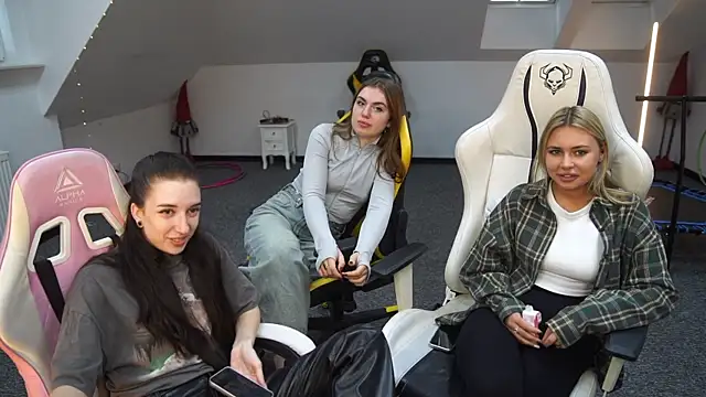 Snapshot of _Lili_054 chatting on 09.23.25  Lili 054 online show from 09.23.25