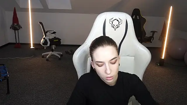 Snapshot of _Lili_054 chatting on 10.05.25  Lili 054 online show from 10.05.25