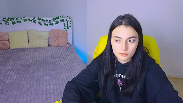 Snapshot of Andres_sssss chatting on 10.14.25 Andres sssss online show from 10.14.25