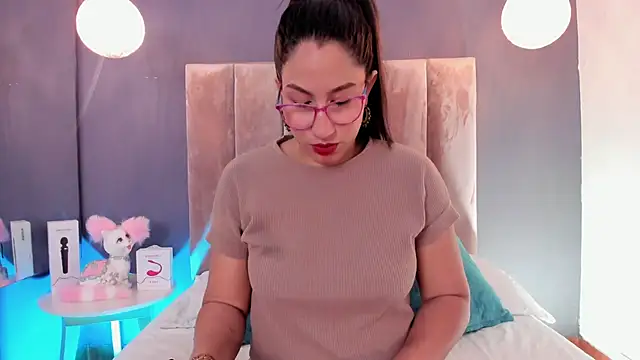 Snapshot of Karoline21 chatting on 09.16.25 Karoline21 online show from 09.16.25