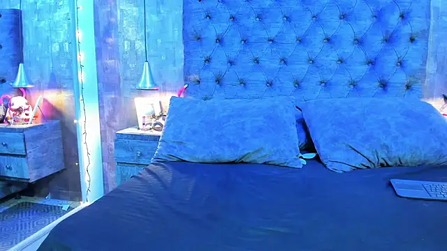 yiyisandoval online show from 11.20.25