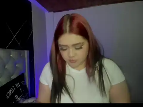 Snapshot of im_bunny__ chatting on 09.24.25 im bunny online show from 09.24.25