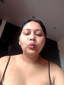 Snapshot of Alessandraa- chatting on 05.14.26 Alessandraa- online show from 05.14.26