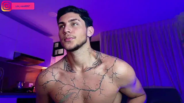 Snapshot of LeoCavalli_ chatting on 09.17.25 LeoCavalli  online show from 09.17.25