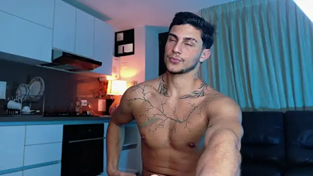 Snapshot of LeoCavalli_ chatting on 10.09.25 LeoCavalli  online show from 10.09.25