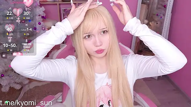 Kyomi Sun online show from 12.15.25