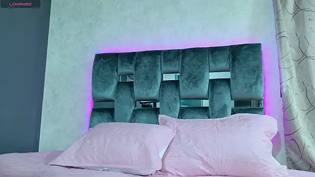 Luna sophya online show from 10.02.25