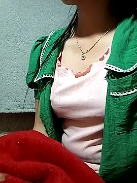 Snapshot of hera-00 chatting on 09.26.25 hera-00 online show from 09.26.25