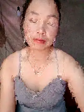 Snapshot of hera-00 chatting on 10.18.25 hera-00 online show from 10.18.25