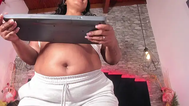 Emily Brown18 online show from 04.15.26