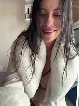 Snapshot of Mia_salinass chatting on 02.14.26 Mia salinass online show from 02.14.26