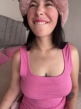 Snapshot of Mia_salinass chatting on 02.20.26 Mia salinass online show from 02.20.26