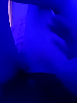 Snapshot of salma14 chatting on 09.17.25 salma14 online show from 09.17.25