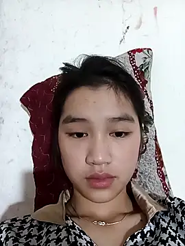 Snapshot of -Lie-06 chatting on 10.08.25 -Lie-06 online show from 10.08.25