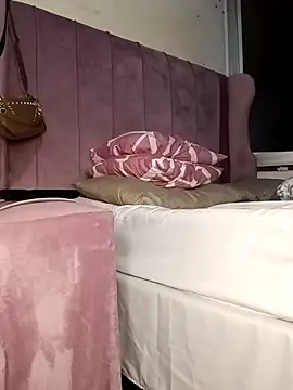 HappygalTheQueen online show from 03.14.26