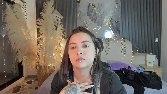 SarahCastro1  online show from 02.23.26