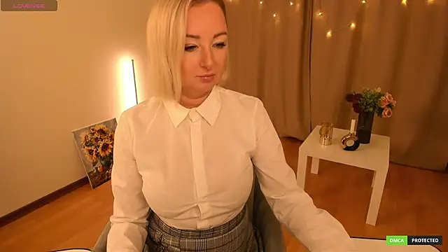 sexmom8 online show from 11.29.25