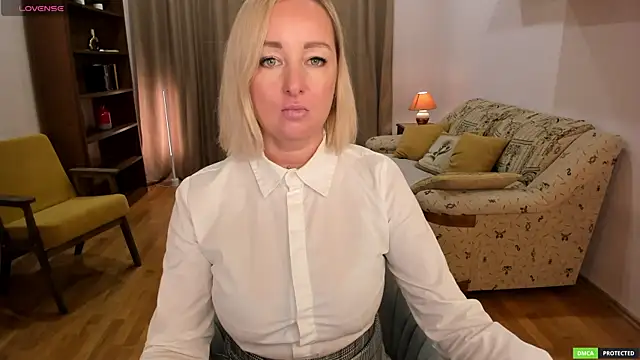sexmom8 online show from 04.13.26