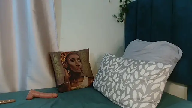 Snapshot of Keishaa-77 chatting on 09.16.25 Keishaa-77 online show from 09.16.25