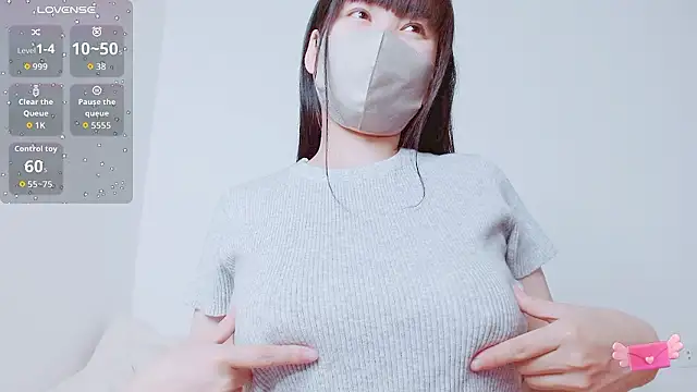 Snapshot of Zinzin_chan chatting on 04.18.26 Zinzin chan online show from 04.18.26