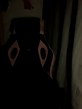 Snapshot of 1986fra chatting on 09.17.25 1986fra online show from 09.17.25