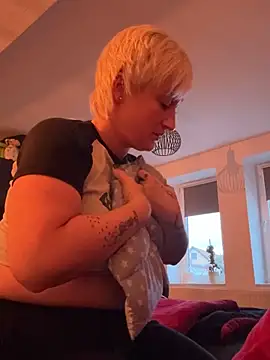 Snapshot of Rozendefotz chatting on 02.13.26 Rozendefotz online show from 02.13.26