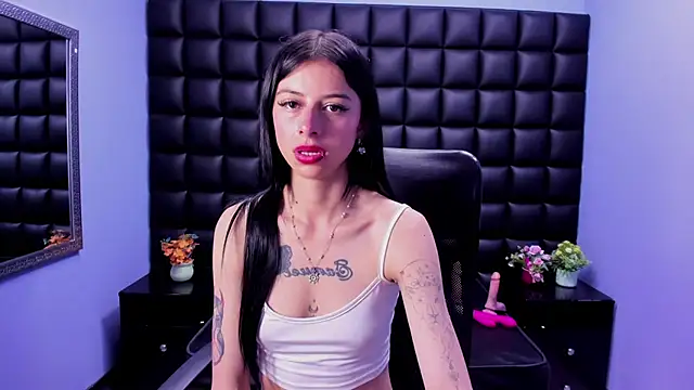 Dulce Miaa  online show from 10.27.25