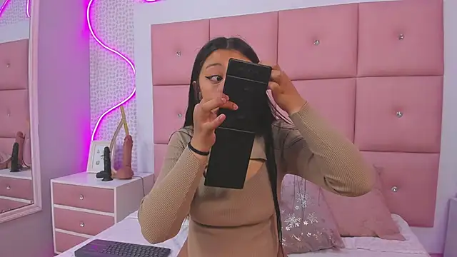 DaisySnugs1 online show from 11.07.25