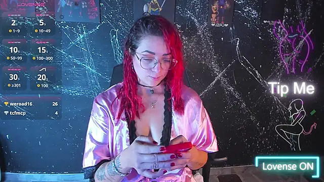 Snapshot of RoxanneStorm_ chatting on 02.06.26 RoxanneStorm online show from 02.06.26