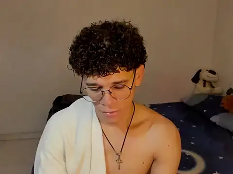 Tom Blues online show from 10.28.25