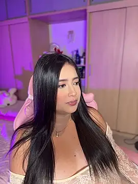 Snapshot of Emiily_Moore1 chatting on 07.17.26 Emiily Moore1 online show from 07.17.26