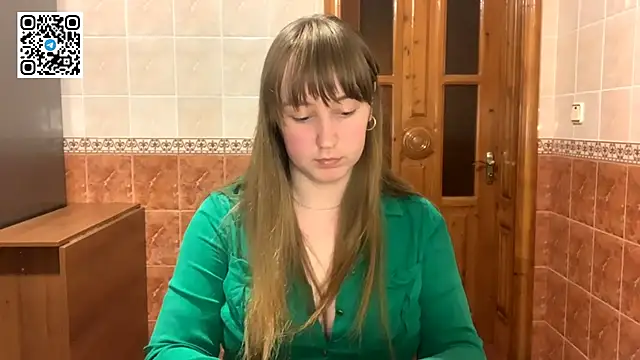 MaroonMoon  online show from 10.06.25