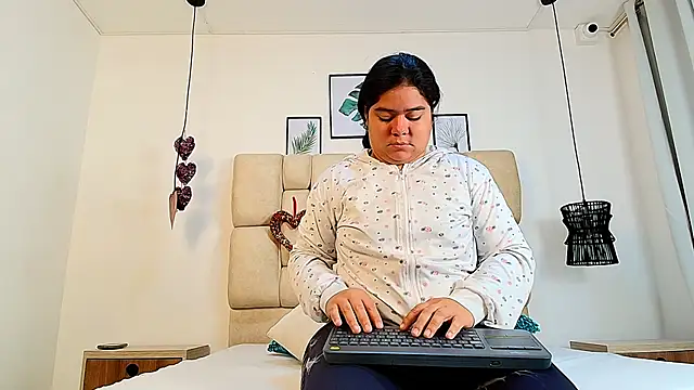 elizawiliamst online show from 09.27.25