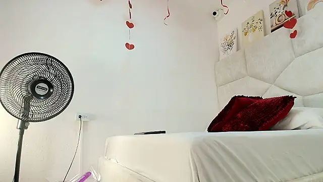 elizawiliamst online show from 03.18.26