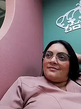 tiffany Johnson1 online show from 11.19.25