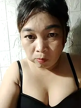 Snapshot of Lyly_nuce chatting on 09.30.25 Lyly nuce online show from 09.30.25