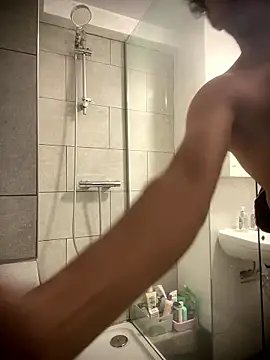 Snapshot of shiitposter_male chatting on 01.07.26 shiitposter male online show from 01.07.26