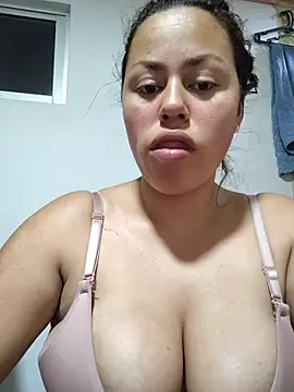 Snapshot of camila-titis chatting on 07.25.26 camila-titis online show from 07.25.26