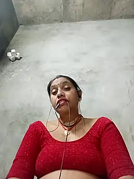 Snapshot of Sandhya_x chatting on 10.13.25 Sandhya x online show from 10.13.25