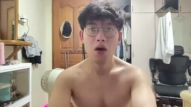 Passionatetwink2 online show from 11.29.25